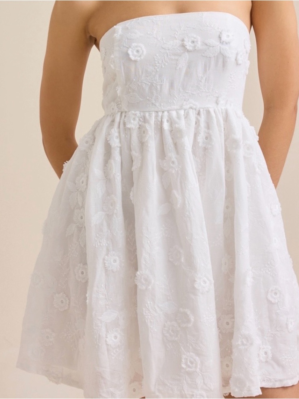 NEW Altar’d State White Strapless Embroidered Floral Mini Dress Size Medium NWT